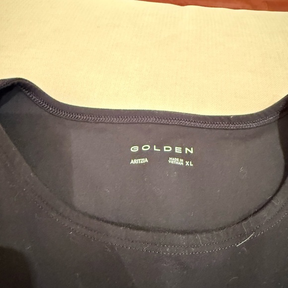 Aritzia TNA Golden Workout Outfit - Picture 4 of 6